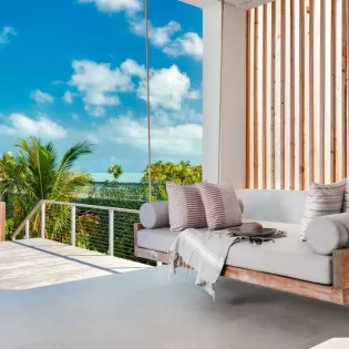 7.2 b.e long bay beachfront villa 7bd primary downstairs