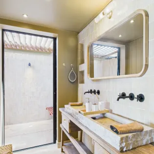 7.2 bonnie bathroom 2