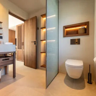 7.3 sophie bathroom 2