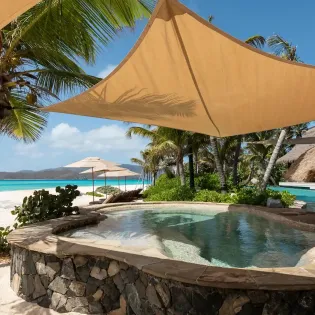 7.6 main beach hot tub