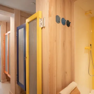 8 cape stout beach barn bathroom