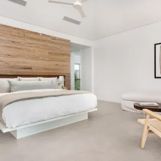 8.1 b.e long bay beachfront villa 7bd primary upstairs 1