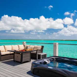 8.1 caicos cay villa hot tub