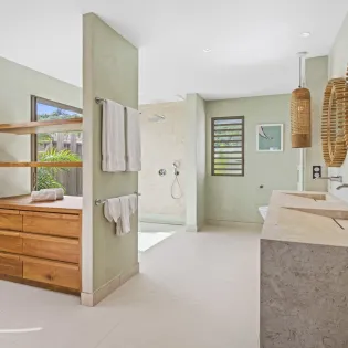 8.1 casa aquila bathroom 2