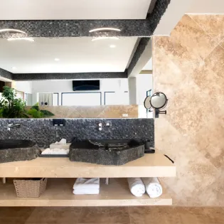 8.1 debbie bathroom 1