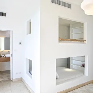 8.1 emeraude bedroom 5