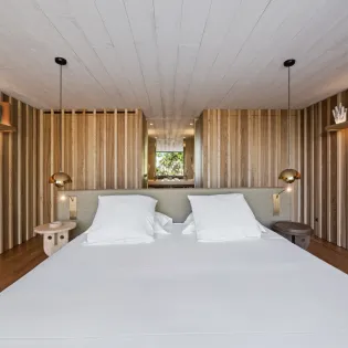 8.1 goldeneye bedroom 3