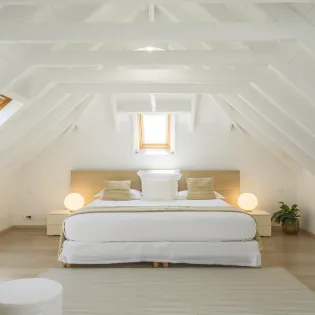 8.1 la roche dans i eau bedroom 3