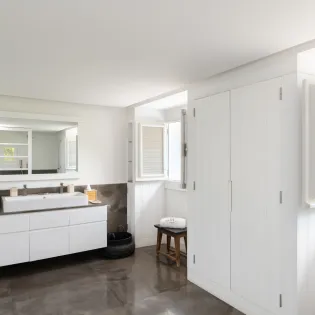 8.1 manoir de lurin bathroom 2