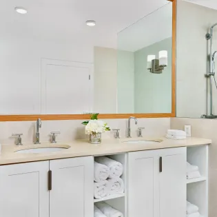 8.1 ocean side tower bathroom 1