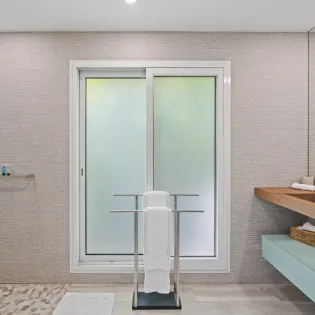 8.1 oyono bathroom 2