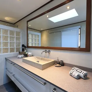 8.1 pleasure bathroom 2