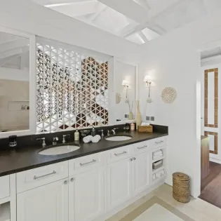 8.1 sixieme sens bathroom 2