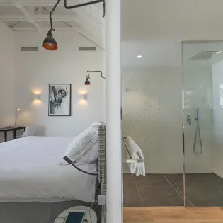 8.1 wine note bathroom 2