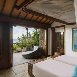 8.10 great house livingroom 8