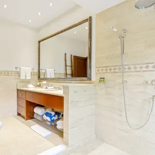 8.2 casa de la playa bathroom 5