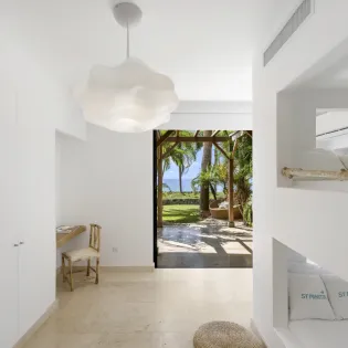 8.2 emeraude bedroom 5