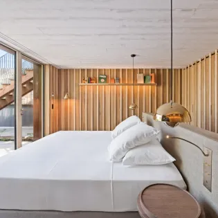 8.2 goldeneye bedroom 3