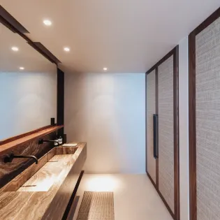 8.2 maverick bathroom 2