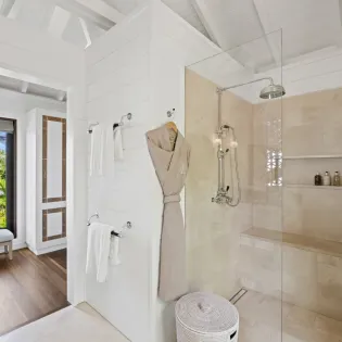 8.2 sixieme sens bathroom 2