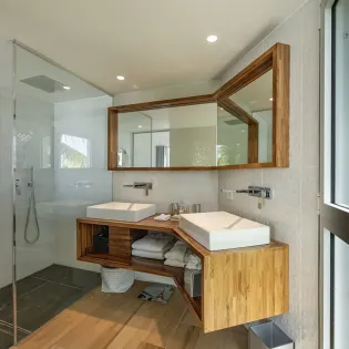 8.2 wine note bathroom 2