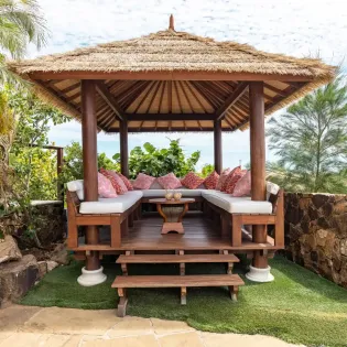 8.24 great house pool 3