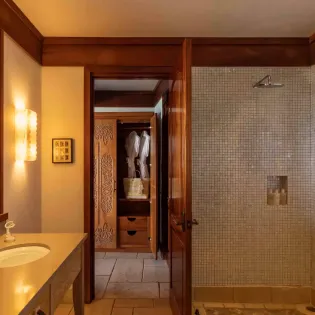 8.3 great house bathroom