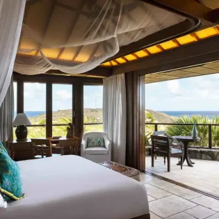 8.8 great house livingroom 6