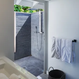 9.1 avalon bathroom 2