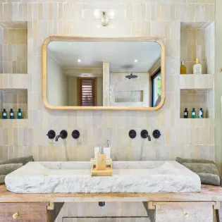 9.1 bonnie bathroom 3