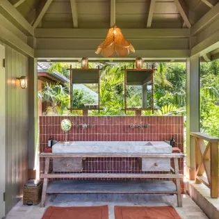 9.1 maison saline bathroom 3