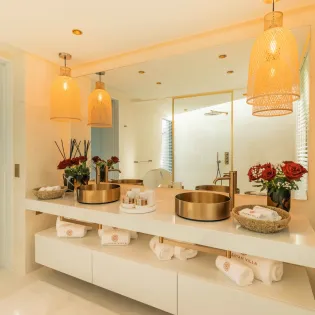 9.1 quartz guest bathroom1