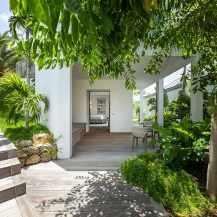 9.1 wine note bedroom 3