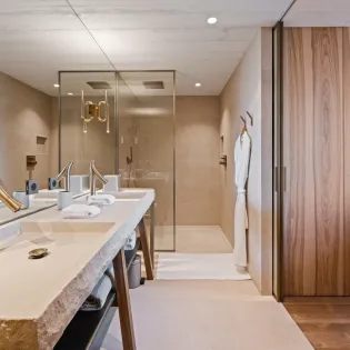 9.2 goldeneye bathroom 3