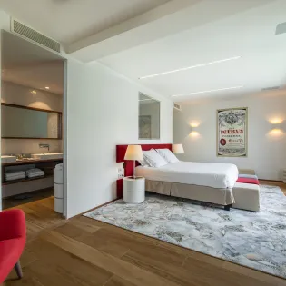 9.2 wine note bedroom 3