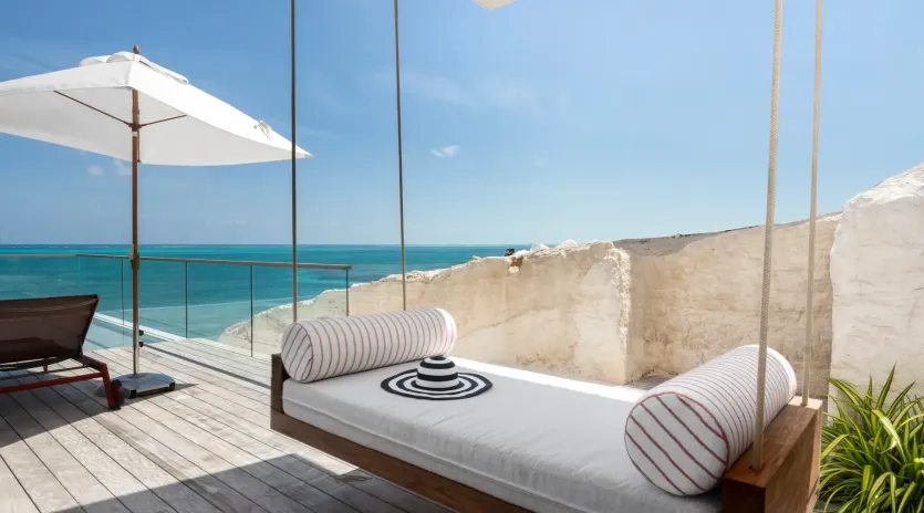 1.1 b.e. north shore ocean front beach house 4bd outdoor area