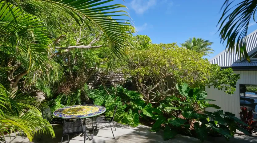 1.1 bonbonniere exterior