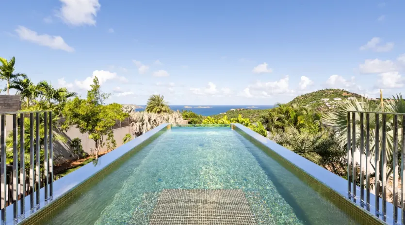 1.1 goldeneye exterior 1