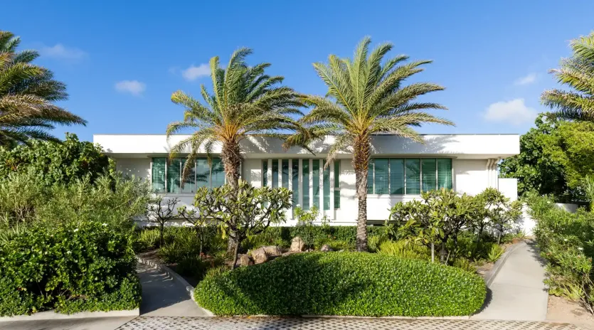 1.10 pyramide exterior