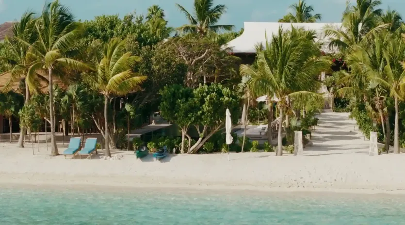 1.18 the catch exterior