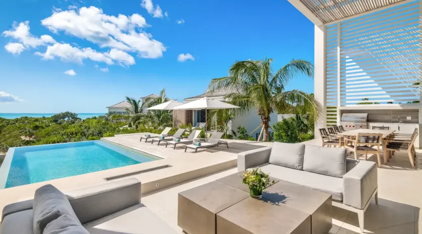 1.2 b.e grace bay ocean view 6bd pool area