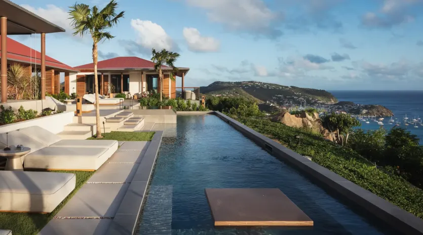 1.2 maison sully rose exterior