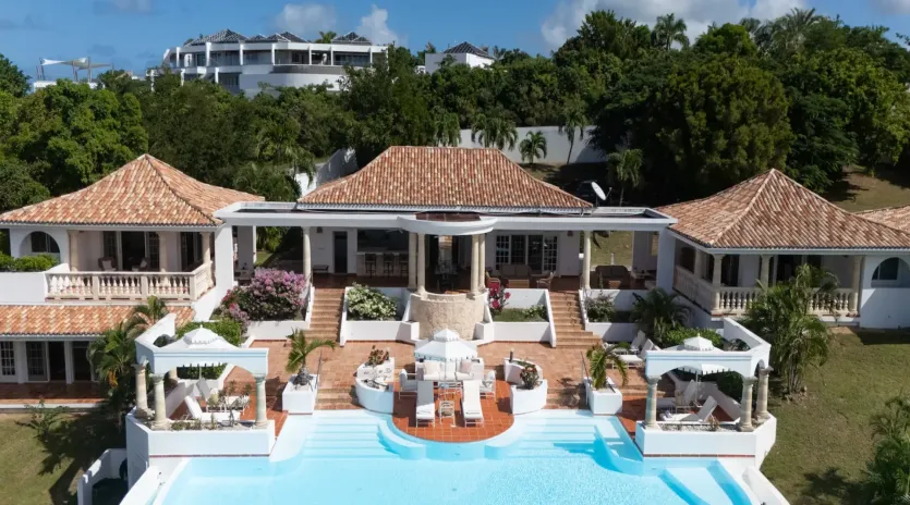 1.2 mariposa outside view