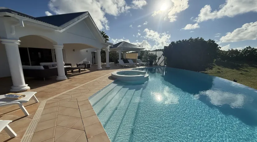 1.2 sea bird exterior 1