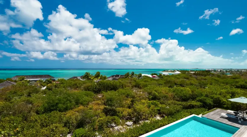 1.3 b.e. north shore ocean view 4bd exterior