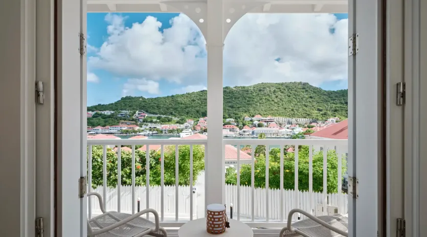 1.4 avee view exterior 1