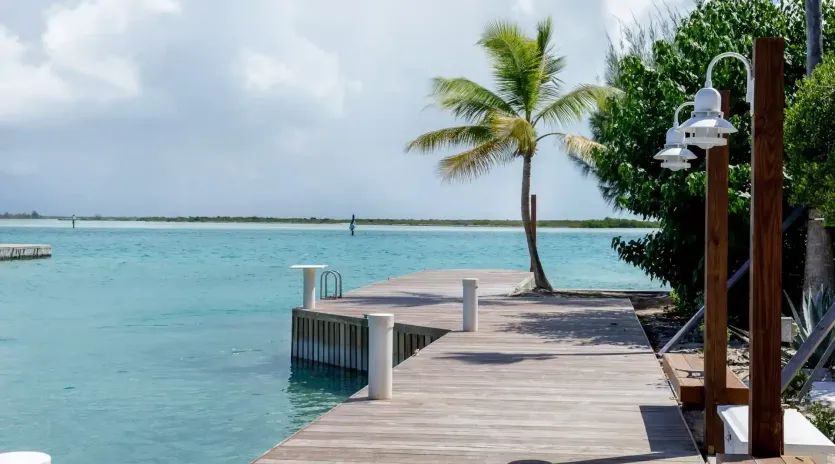 1.5 the catch exterior