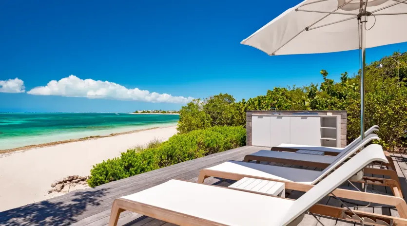 1.7 b.e north shore beachfront villa 5bd pool area