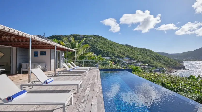 1.8 villa pointe milou exterior