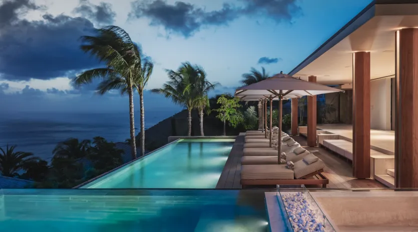 10.1 omai zile exterior nightly 3